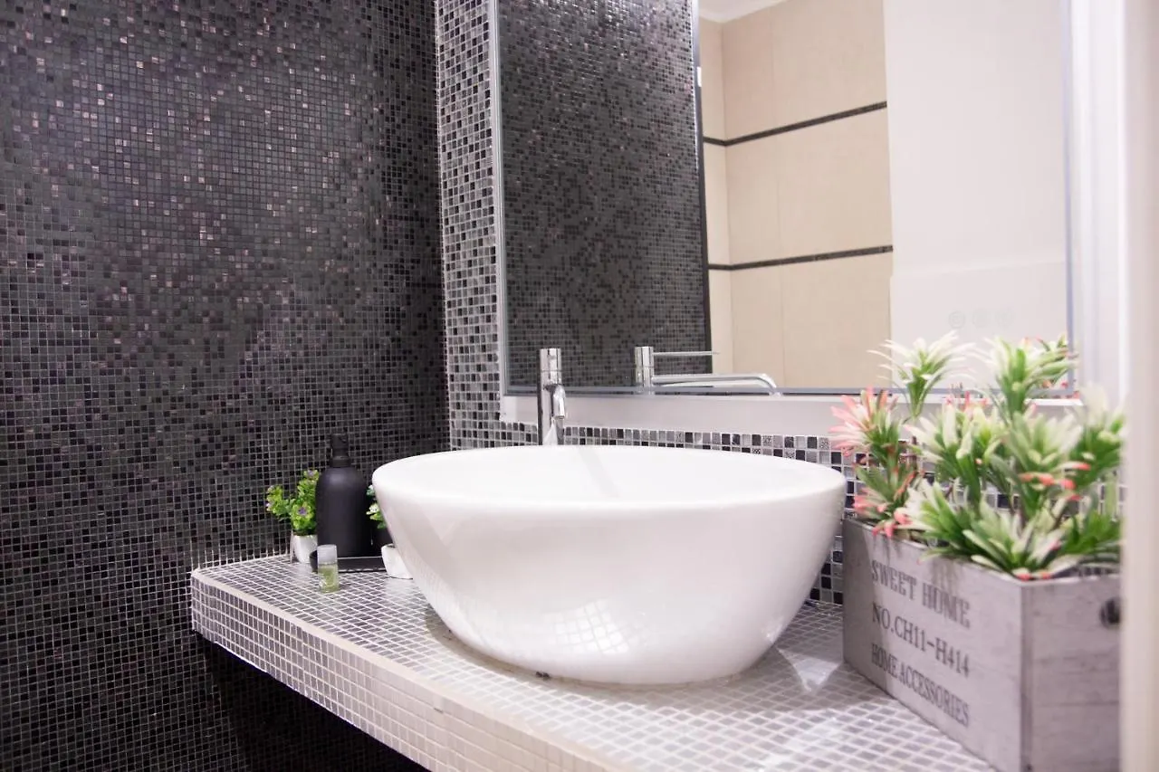 Home Rent Mancini Рим 0*,